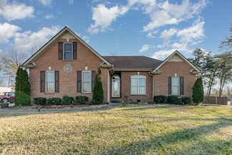 1123 Rustling Oaks Dr, Pleasant View, TN 37146