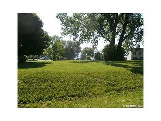 5744 Sunset Ct, Romulus, NY 14541