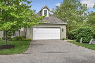 40 Haskell Dr, Cleveland, OH 44108