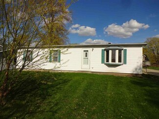 405 West St, Monroe Center, IL 61052