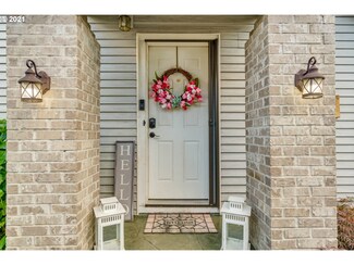 307 Lola St, Molalla, OR 97038