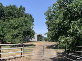 820 Paynes Creek Rd, Red Bluff, CA 96080