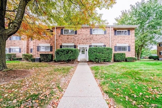 653 E Fox Hills Dr Unit 49, Bloomfield Hills, MI 48304