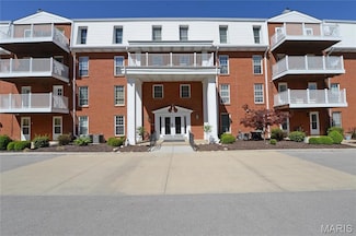 14443 Bantry Ln Unit 33, Chesterfield, MO 63017