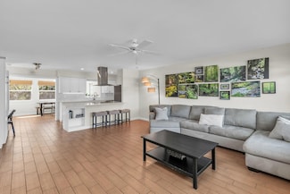 1136 Illinois Dr, Naples, FL 34103