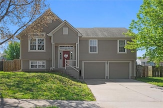 9803 E 220th St, Peculiar, MO 64078