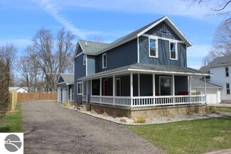 129 E Wright Ave, Shepherd, MI 48883