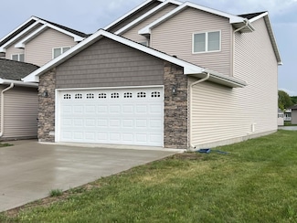 642 Haeberle Ave, New Ulm, MN 56073