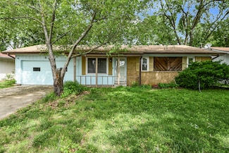 853 E Guinevere St, Springfield, MO 65807