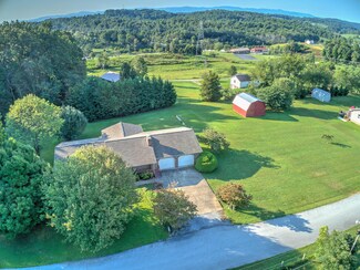 114 Smokerise Ln, Fall Branch, TN 37656