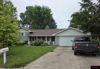 829 Church St, Saint Peter, MN 56082