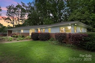 2666 Providence Dr, Gastonia, NC 28052