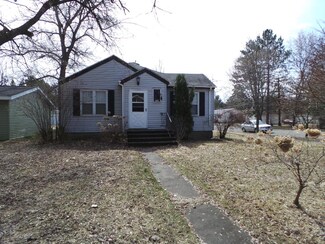 220 3rd St, Moose Lake, MN 55767