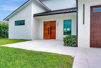 289 Long Meadow Ln, Rotonda West, FL 33947