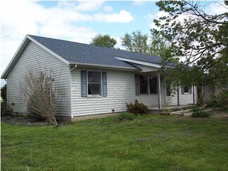 1110 S Angelia Dr, Fort Branch, IN 47648