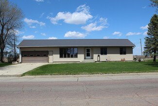 421 Luverne St, Magnolia, MN 56158