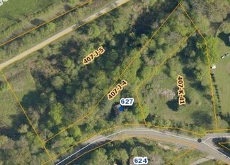 627 Seminary Ave, Oakdale, PA 15071