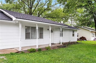 404 Slenker, Liberal, MO 64762