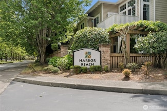 5812 S 234th St, Kent, WA 98032