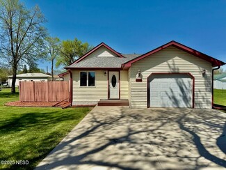 1311 E Kemp Ave, Watertown, SD 57201