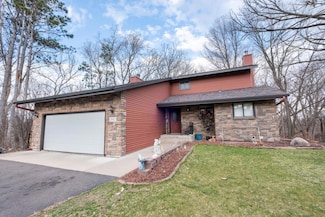 2932 Helen St N, Saint Paul, MN 55109