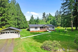 9380 NE Wardwell Rd, Bainbridge Island, WA 98110