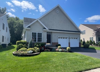 13 Salter Ct, Manalapan, NJ 07726