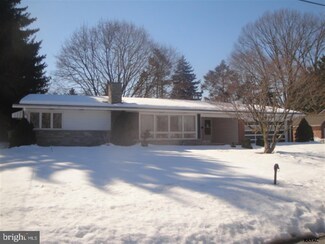 29 High St, Glen Rock, PA 17327
