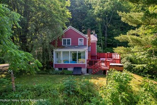 598 Schoolhouse Rd, Saugerties, NY 12477