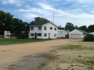 208 E Railroad St, Kingston, IL 60145