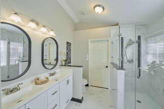11 Cirrus Ct, Spring, TX 77380