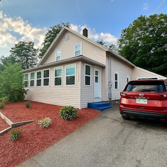 53 Center St, Goffstown, NH 03045