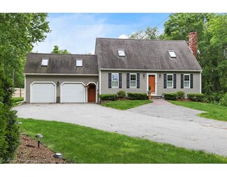 42 Bridge St, West Newbury, MA 01985