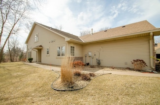 2975 Caroline Ct, Saint Paul, MN 55117