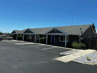 1784 Collyer Dr, Redding, CA 96003
