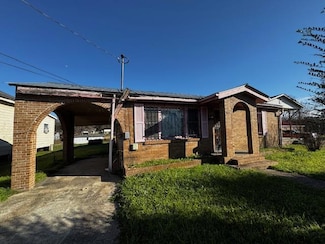 915 3rd St N, Vicksburg, MS 39183