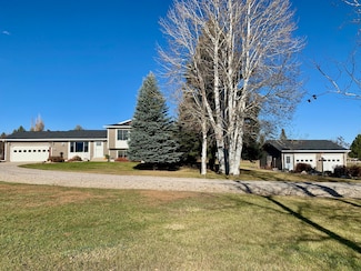 8 Taxi Dr, Sheridan, WY 82801