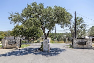 201 Laurel Ln, Spicewood, TX 78669