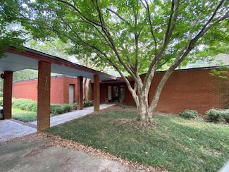 1100 Fox Ridge Rd, Eufaula, AL 36027