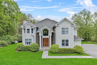 221 Smith Clove Rd, Highland Mills, NY 10930