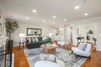 480 Lassen St Unit 6, Los Altos, CA 94022