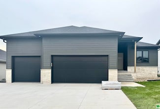 6805 Prairie View Ct, Sioux City, IA 51106