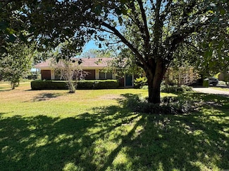 421 Crabtree Ln, Bradley, AR 71826