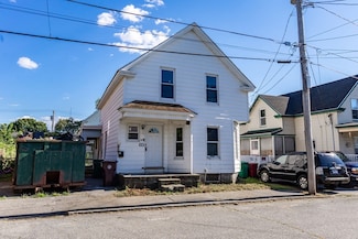37 Campaw St, Lowell, MA 01850
