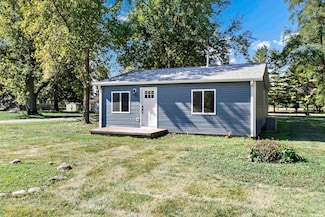 204 W 10th St, Matthews, IN 46957