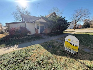 425 28th St, Wilson, KS 67490