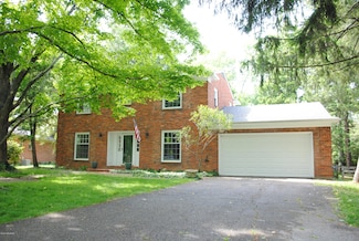 9836 Longwood Cir, Louisville, KY 40223