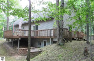 810 Hillcrest Dr, Boon, MI 49618