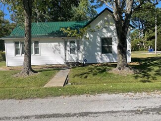 402 Cedar St, Willisville, IL 62997