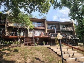 601 Dave Creek Pkwy, Fairfield Bay, AR 72088
